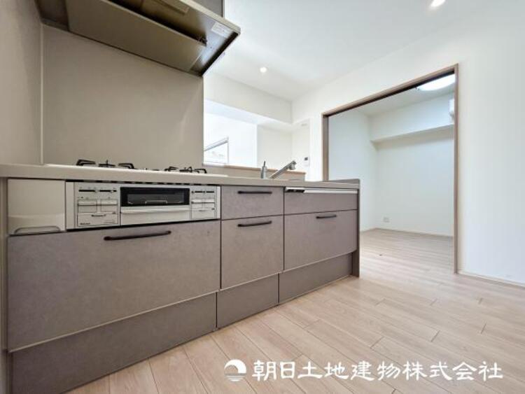 キッチン 【キッチン】シンプルで使いやすさにこだわりました。快適な日常を支える機能性と強さがひとつになった自慢のキッチンです。