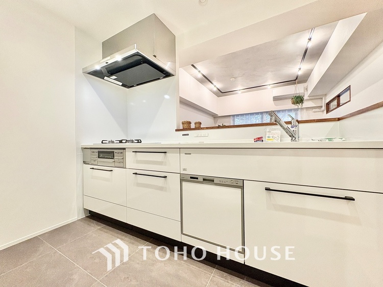 キッチン 【cooking papa is here】料理が苦手な人でも、チャレンジしてみたくなるワイドスパンのキッチン。家族の食卓がここから始まる。