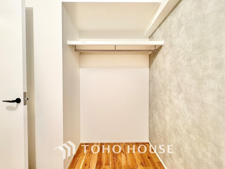 収納 【a closet full of dreams】しまいきれない思い出はクローゼットに。いつでも取り出せる広さが生活を彩る。