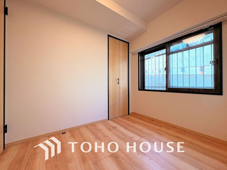 内装 採光もある洋室は、くつろぎのひと時を過ごすのにぴったり