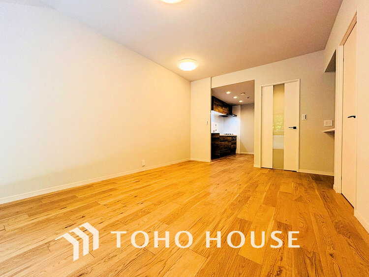 内装 上質な時間を育む暮らしのメインステージ。寛ぎとコミュニケーションを育む居心地のよい場所