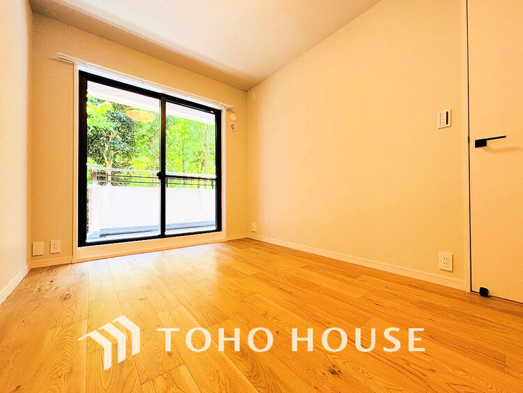 内装 採光もある洋室は、くつろぎのひと時を過ごすのにぴったり