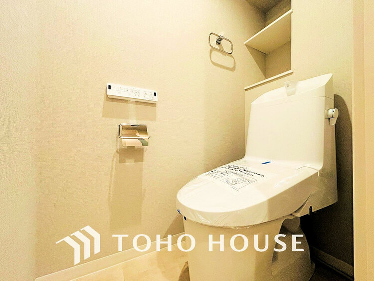 トイレ トイレには快適な温水洗浄便座付