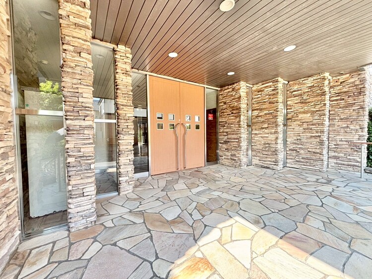 エントランス 外と内をつなぐエントランスは、まさに顔となる場所。