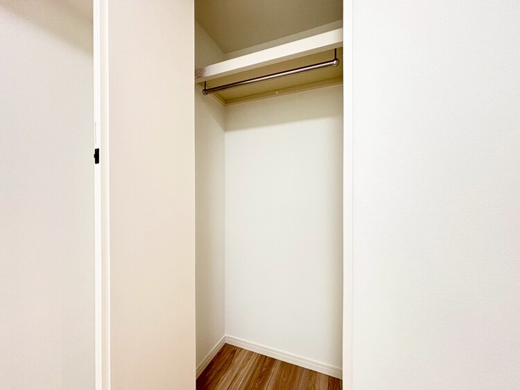 その他 収納スペースが付いていて、お部屋を広く使っていただけます。