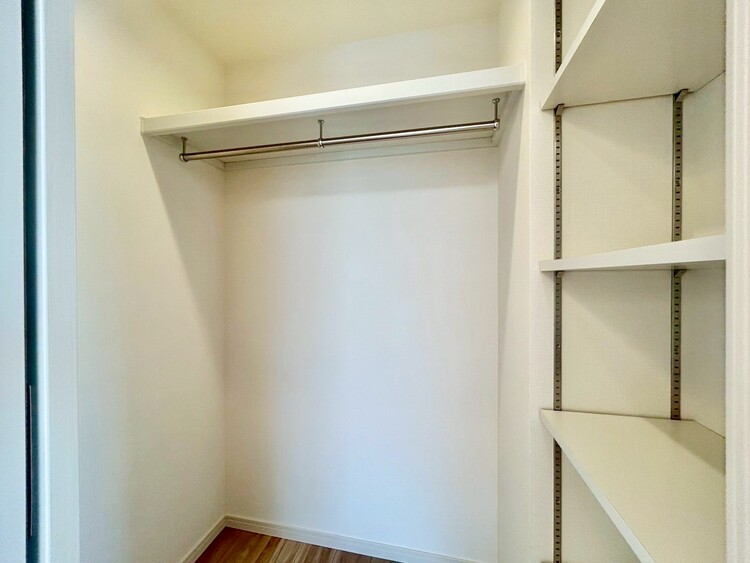 その他 収納スペースが付いていて、お部屋を広く使っていただけます。