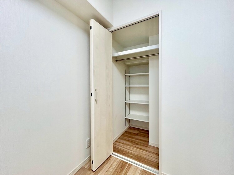 その他 家電やスーツケース、ストック品など何でも片付く嬉しい空間です。