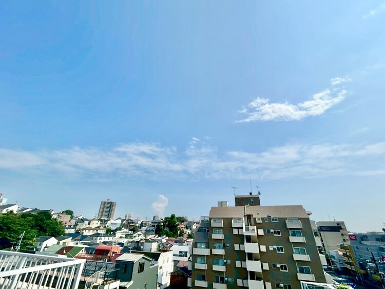 その他 眺望や窓からの景色が良いと、家で過ごす時間も快適です。