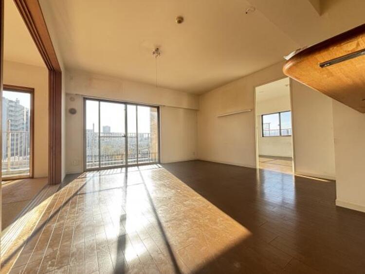 居間 【2025年11月撮影】床暖房を今まで1回しか使ったことがないほど、冬も暖かいです。