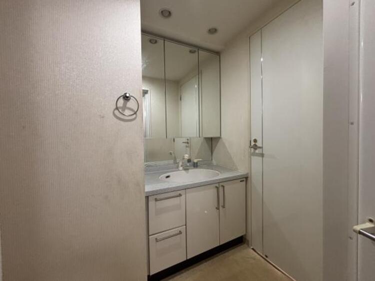 洗面 動きやすい広さが魅力の洗面所で、毎日の暮らしをサポート