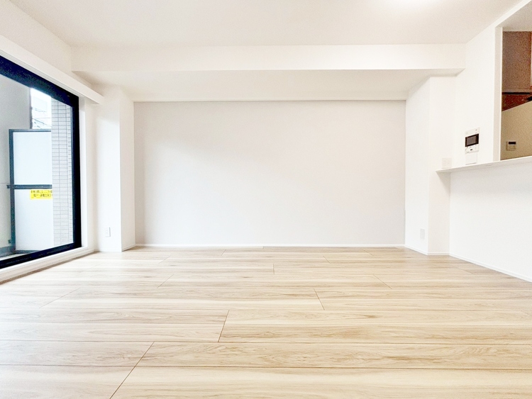 居間 飾り過ぎないシンプルな内装と偏り過ぎないデザインで統一しました。