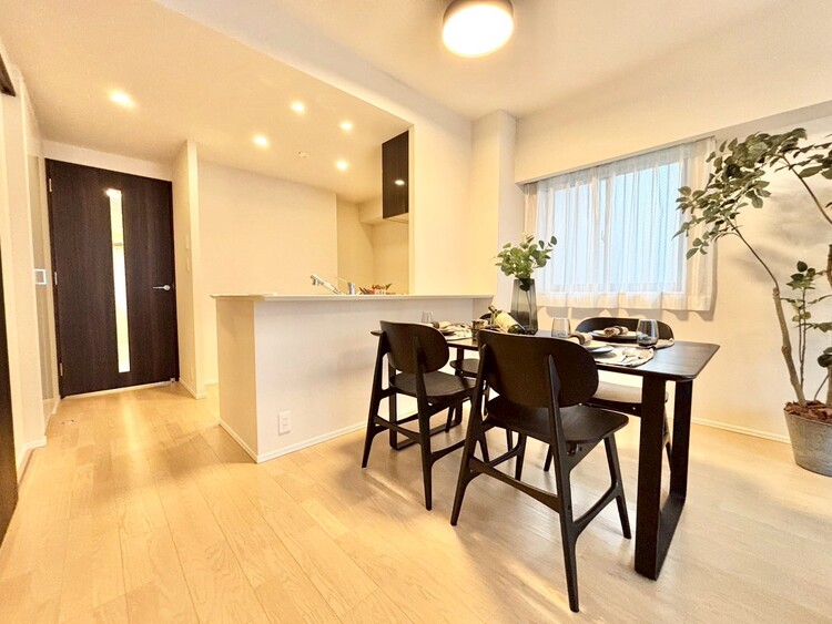 居間 豊かな居住性と、安心感を満たすクオリティが見事に調和した住空間。