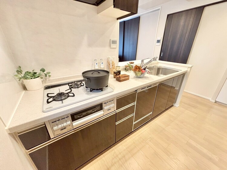 キッチン 洗練されたスタイリッシュなデザイン性と使いやすさを備えた仕様。