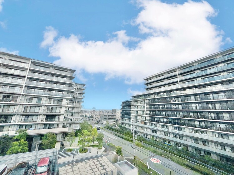 バルコニー 頬をなでる、優しい風を感じることが出来ます。