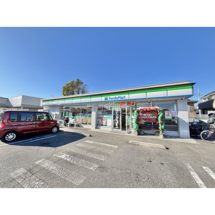 周辺 ファミリーマート入間春日町店(約450m)