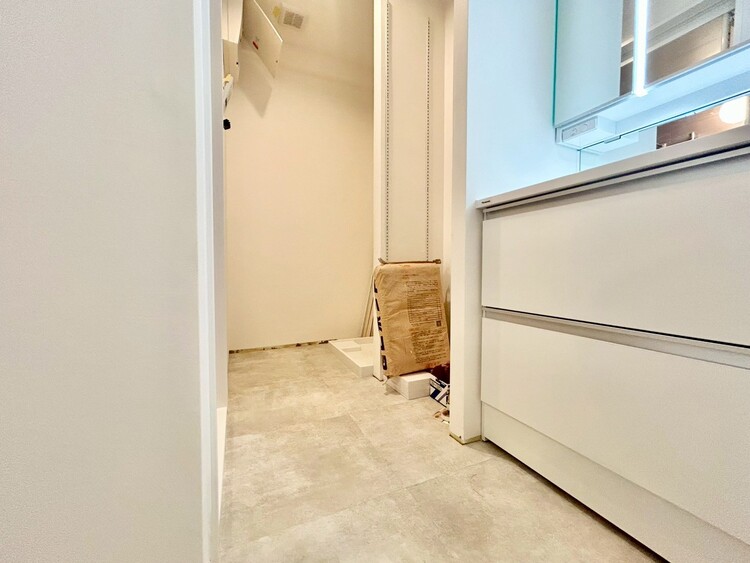 その他 十分な広さの脱衣所。