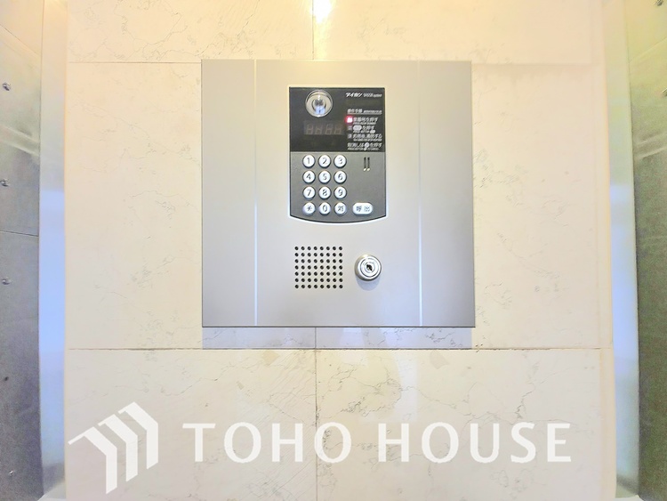 その他 オートロック完備で、日々の安心をサポートします。不審者の侵入を防ぎ、住む人のプライバシーを守ります。都心の利便性を享受しながらも、安全で快適な暮らしをお届けします。