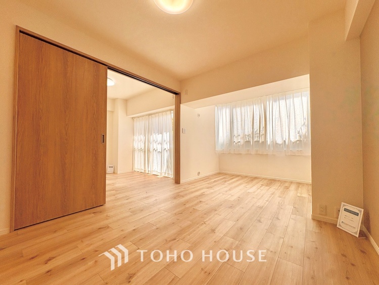 内装 感性を育むプライベートルームはシンプルでスマートな空間。好みの空間で読書をしたり、音楽を聞いたりと一人の時間も充実したものにできます。