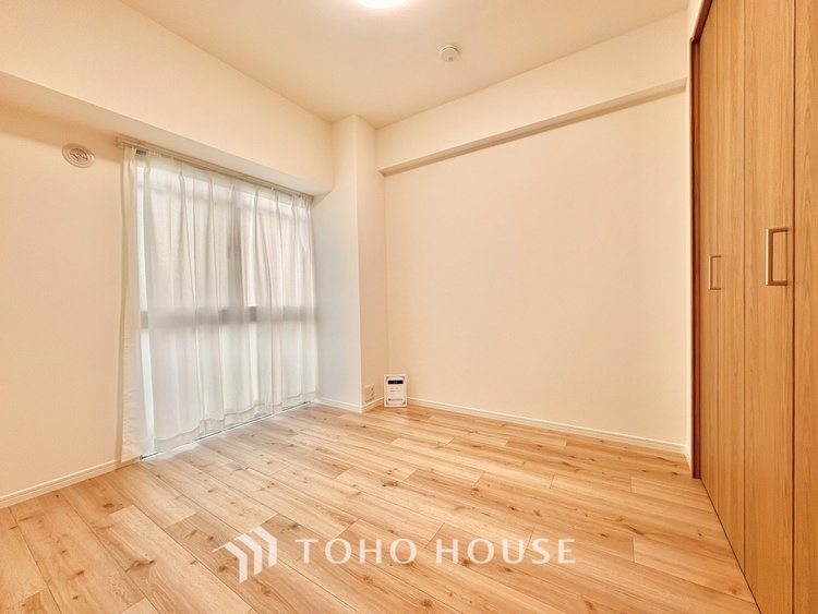 内装 感性を育むプライベートルームはシンプルでスマートな空間。好みの空間で読書をしたり、音楽を聞いたりと一人の時間も充実したものにできます。