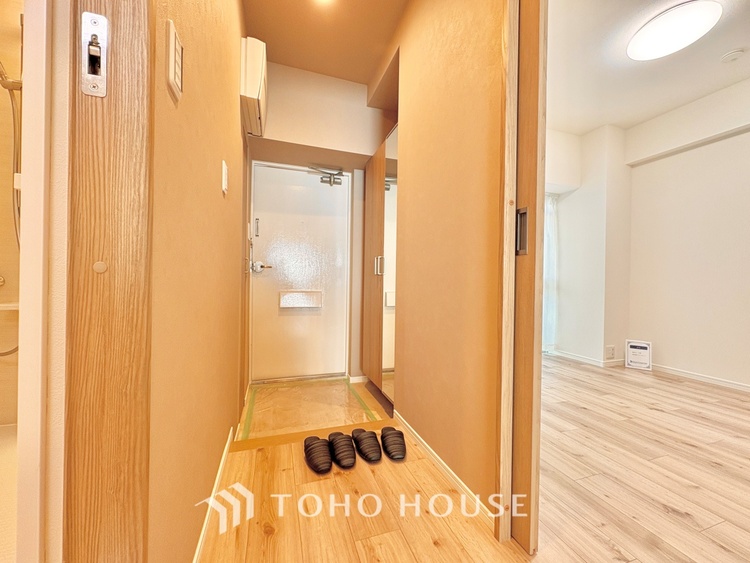 内装 【Private room】感性を育むプライベートルームはシンプルでスマートな空間。好みの空間で読書をしたり、音楽を聞いたりと一人の時間も充実したものにできます。