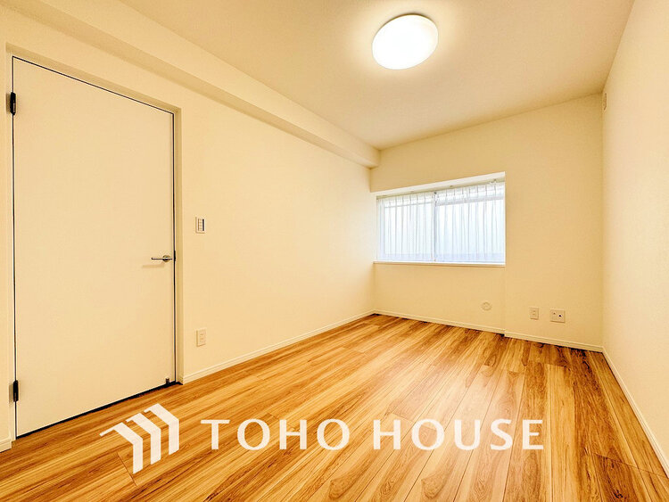 内装 採光もある洋室は、くつろぎのひと時を過ごすのにぴったり