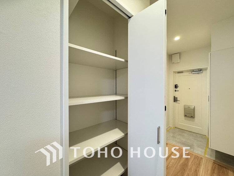 収納 廊下　収納