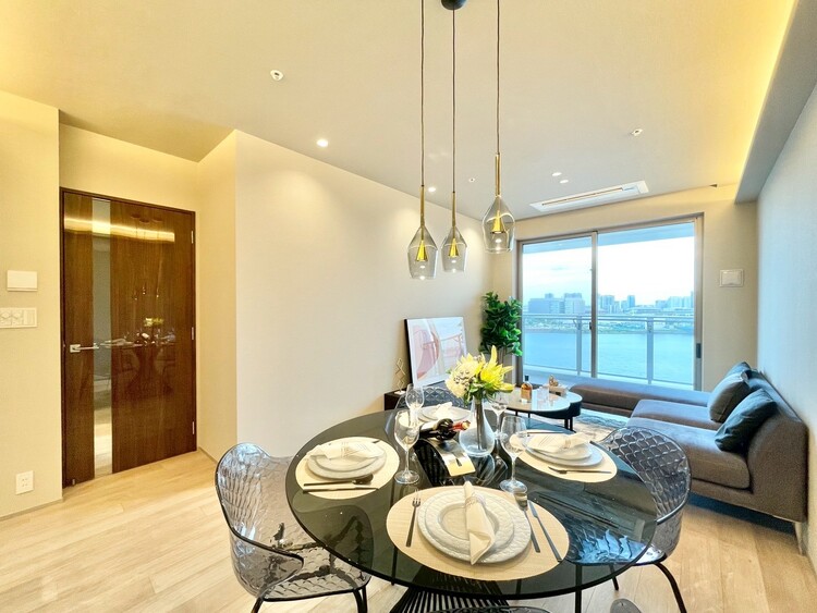 居間 シンプルな内装と偏り過ぎないデザインで統一しました。