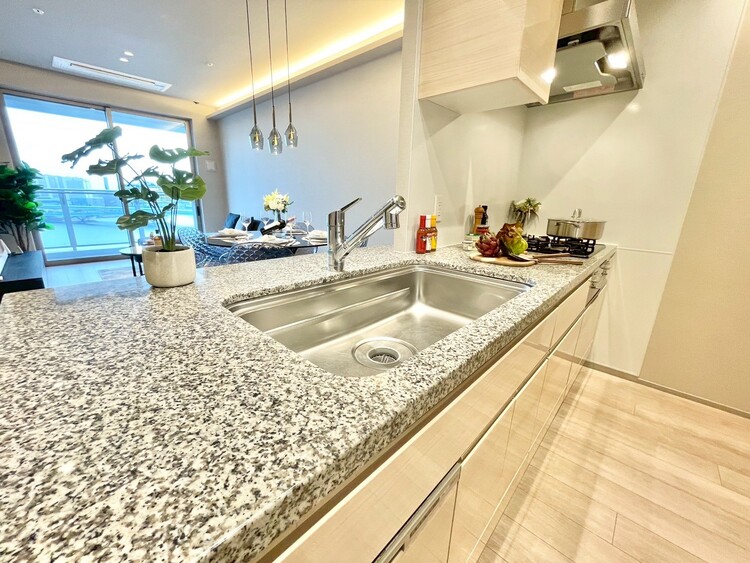 キッチン 開放感のあるキッチンスペース。調理をしながら、会話も弾みそうですね。