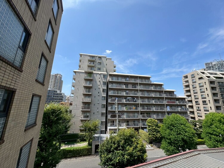 その他 眺望や窓からの景色が良いと、家で過ごす時間も快適です。