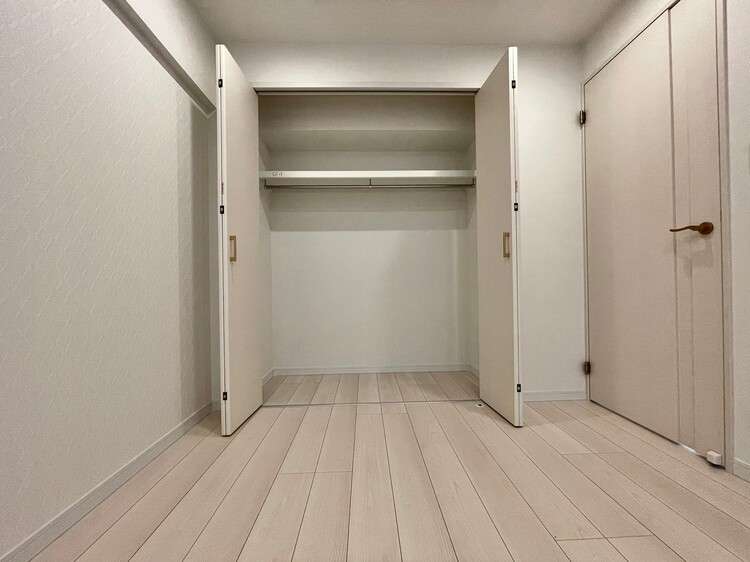 その他 収納スペースが付いていて、お部屋を広く使っていただけます。