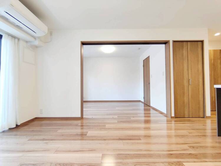 居間 シンプルな内装と偏り過ぎないデザインで統一しました。