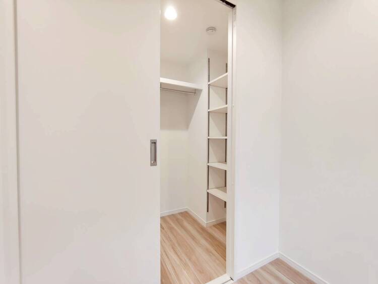 その他 家電やスーツケース、ストック品など何でも片付く嬉しい空間です。