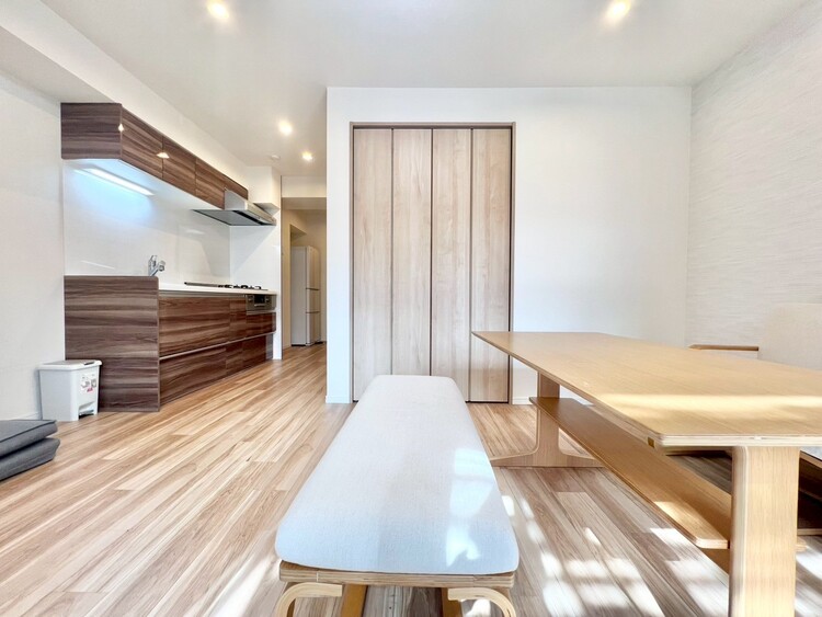 居間 伸びやかな空間のなかで、ゆったりとしたひとときを過ごせます。