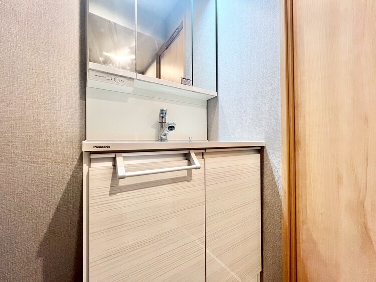 洗面 清潔感を感じられる洗面化粧台。