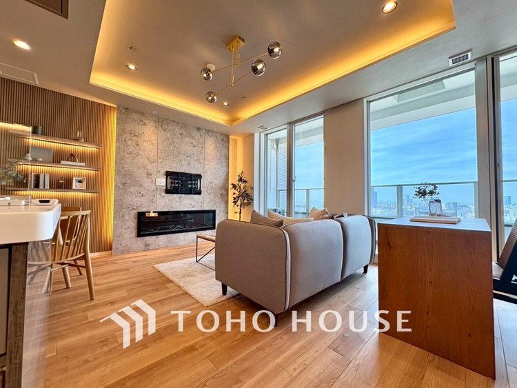 内装 【LIVING】◆扉を◆開くとこの景色。家族の”おかえり”の声が聞こえてきそう。