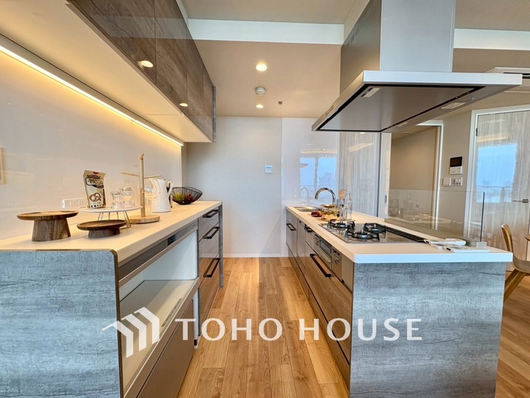 その他 【KITCHEN】◆開放的◆後片付けが楽なシステムキッチン。収納スペースの充実！