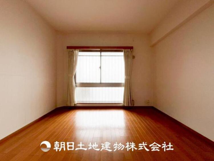 内装 【居室】設計者のセンスが求められる大切な空間だからこそ、落ち着いて過ごせる癒しと寛ぎの空間が欲しい。そんな願いを叶えました。