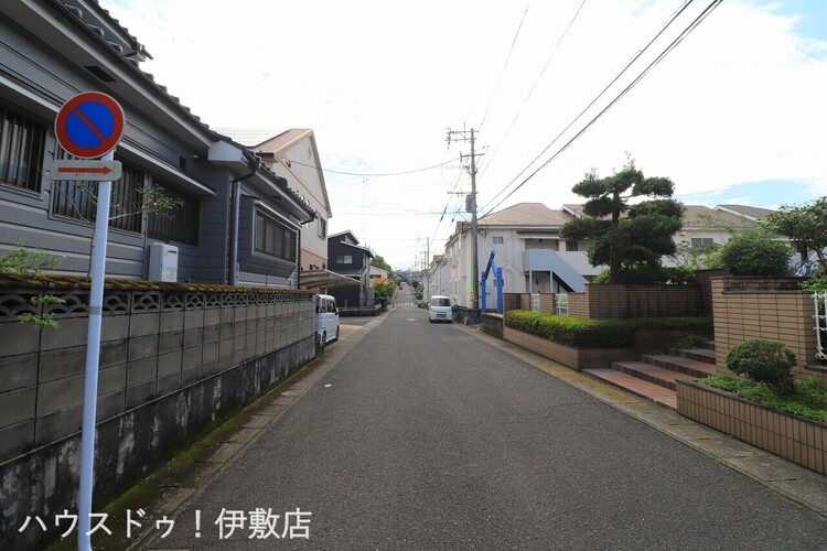 外観 【前面道路】南側前面道路、西方面交通量少な目です！