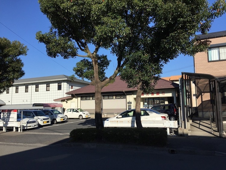 周辺 鹿児島銀行西陵支店鹿児島銀行西陵支店窓口営業時間９：００〜１５：００営業時間平日	８：１５〜１９：００土曜	８：００〜１９：００日祝	９：００〜１９：００ 徒歩 約7分（約490m）