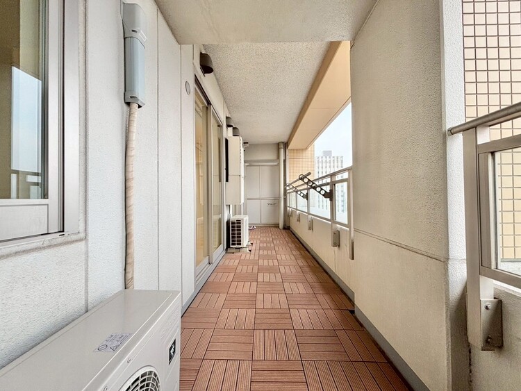 バルコニー 暮らしの中で、光と風を演出してくれるバルコニー。