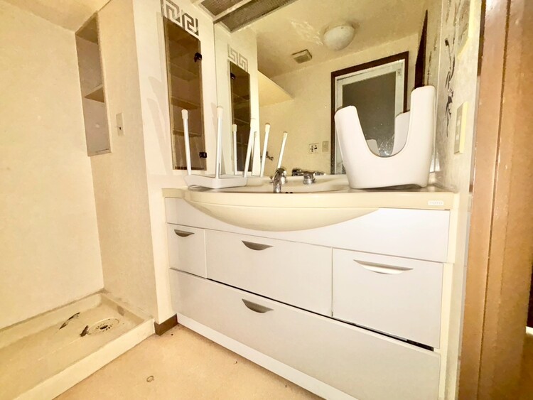 洗面 何かと物が増える場所だからこそ、スッキリと見映えの良い空間に。