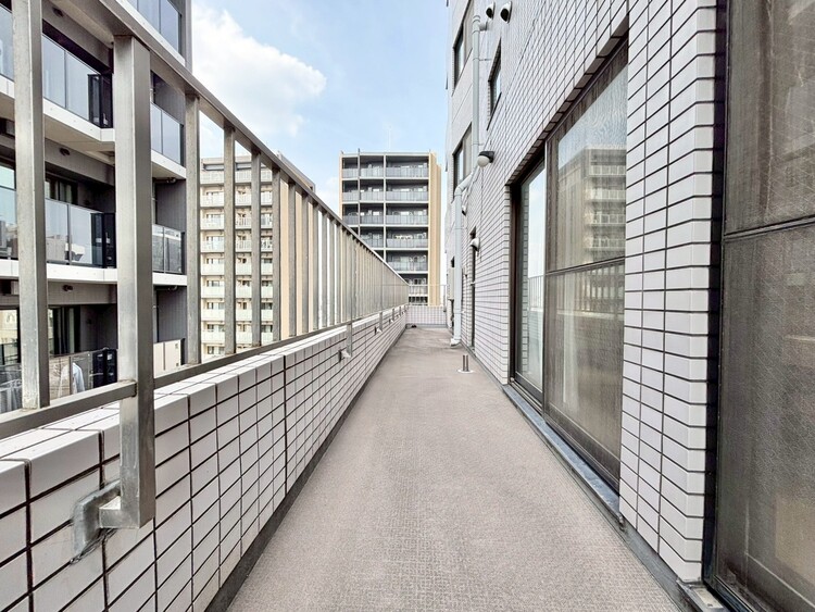 バルコニー 暮らしの中で、光と風を演出してくれるバルコニー。