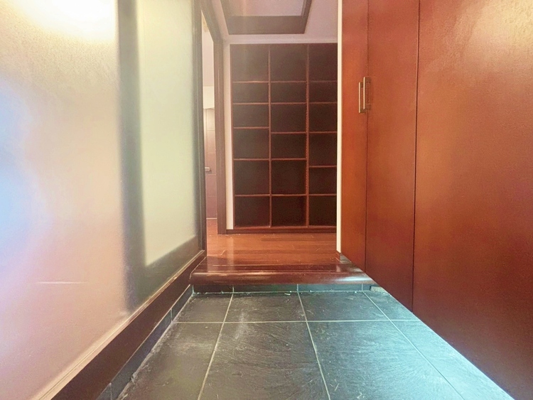 玄関 シューズボックスを完備した玄関です。