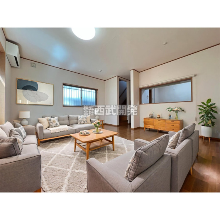 居間 配置してある家具や小物はCGによるイメージです。