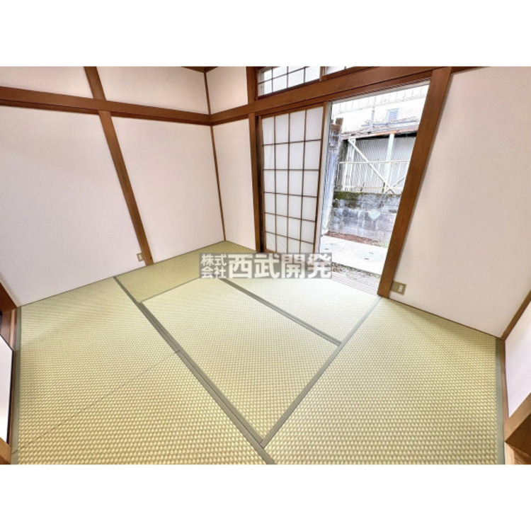 内装 2023年に交換してますのでキレイな状態です。