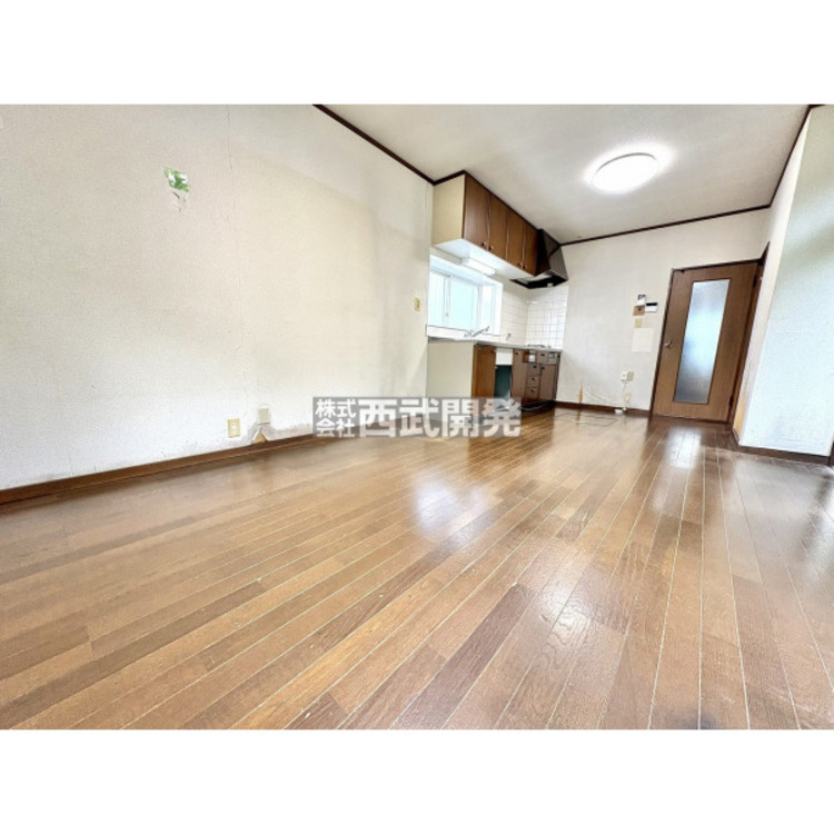 居間 11.68帖とゆとりある広さのLDK。