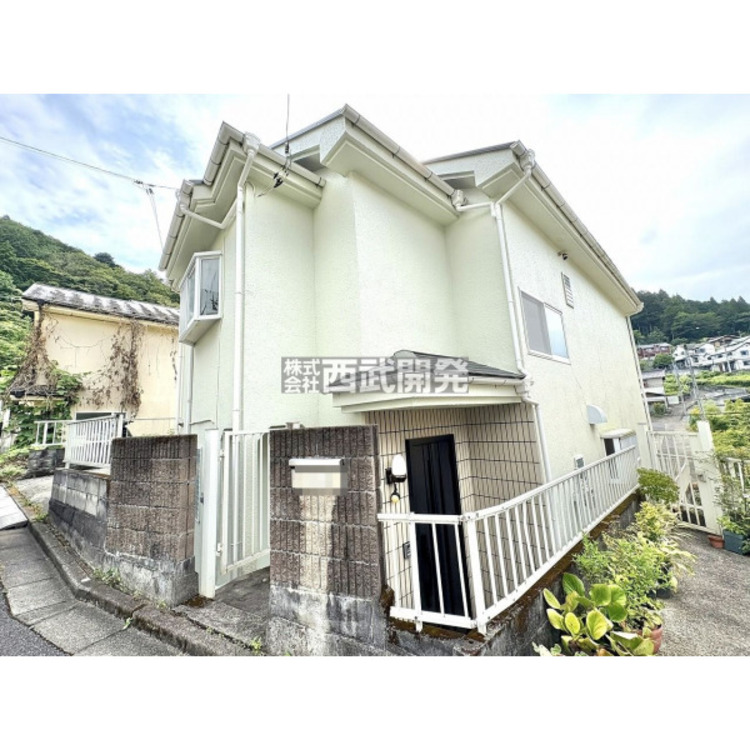 外観 一部リフォーム済みの中古戸建。