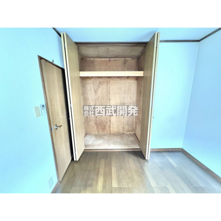 収納 6帖洋室にはゆとりある広さの収納スペース付き。