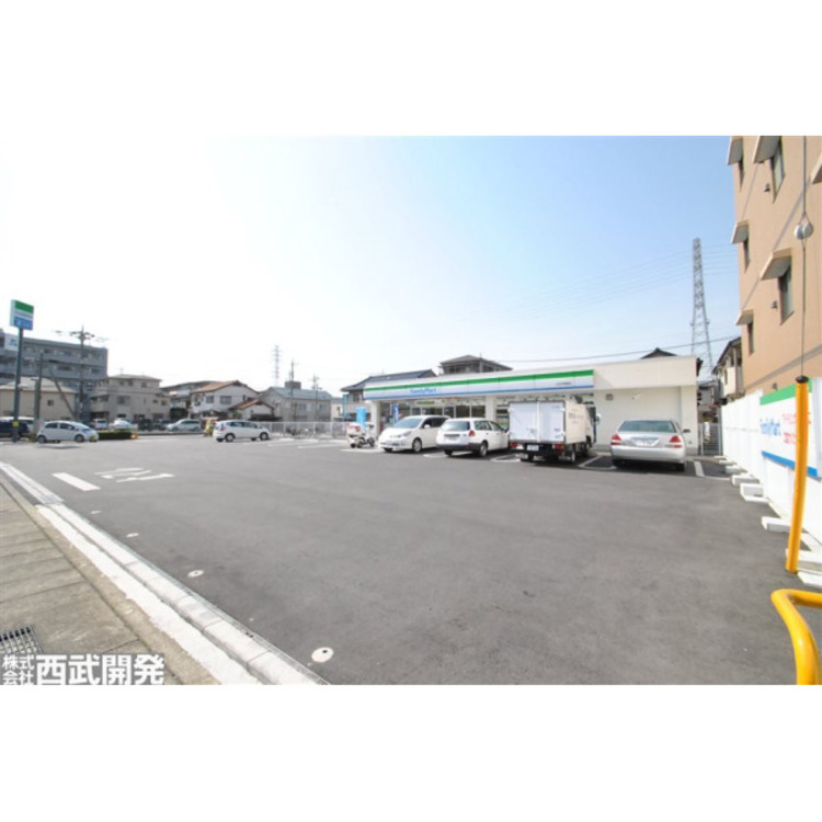 周辺 ファミリーマート(約700m)