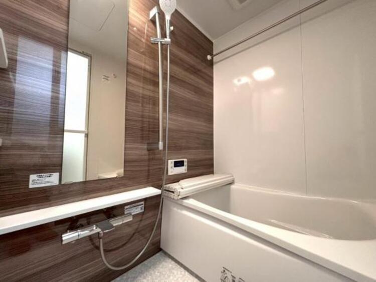 風呂 １日の疲れを癒してくれる広々とした浴室は癒しの空間としてカスタマイズが可能です。